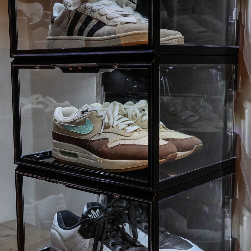 Sneakerbox LED zwart
