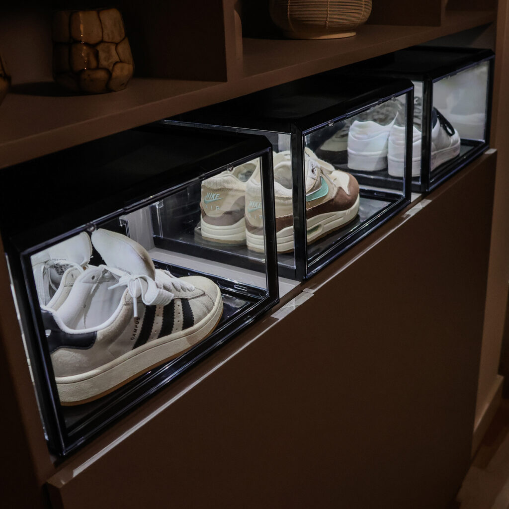 Sneakerbox LED zwart