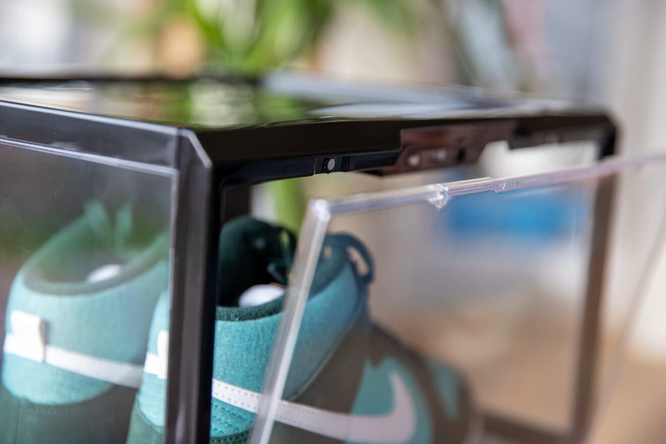 Sneakerbox LED zwart close-up magnetisch