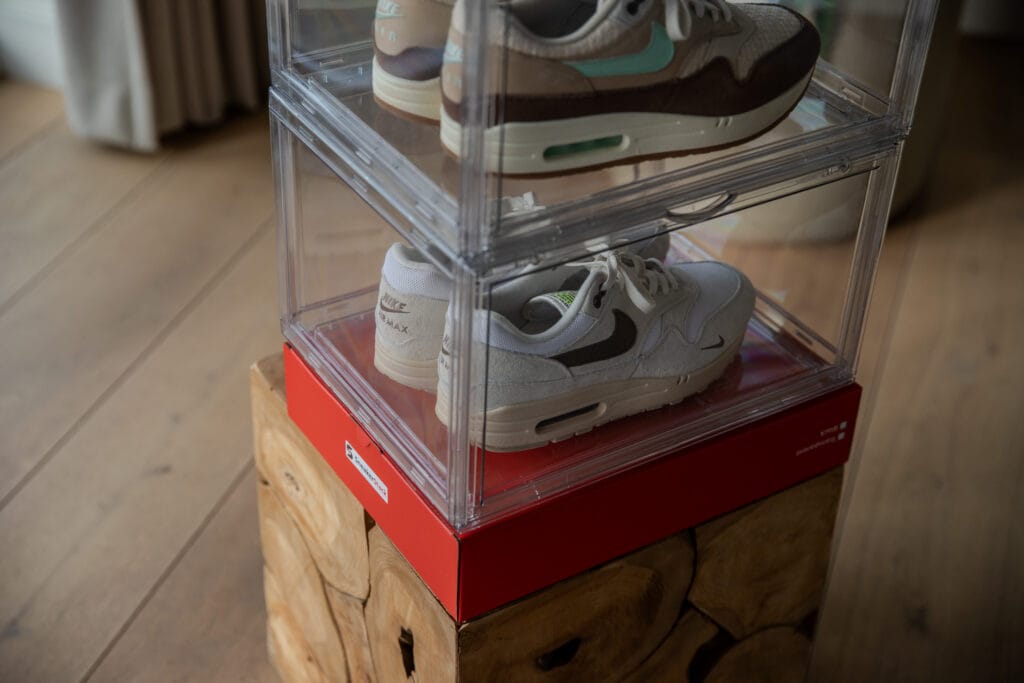 Sneakerbox transparant met Sneakerstack doos