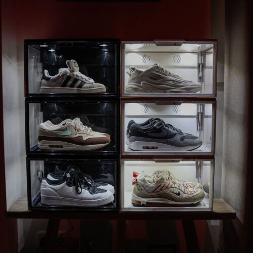 sneakerbox led